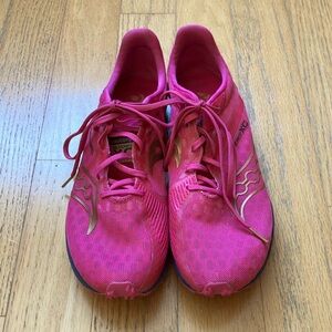 Saucony Kilkenny XC Men’s Spike Pink Running Shoes, Size 10